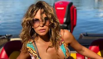 Anna Lesko și-a etalat posteriorul bombat într-un bikini minuscul. „Ești mai spumoasă ca marea!”