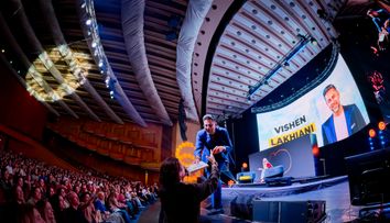 2,500 de participanți la FOMO - The Festival Of Modern Owners: evenimentul care a transformat Bucureștiul într-un hub al noii economii devine un fenomen