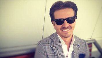Cum si-a petrecut Mihai Petre ziua de nastere. Juratul de la 