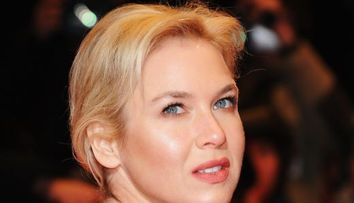 Renee Zellweger, singura din nou! S-a despartit de Bradley Cooper