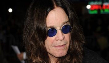 Ozzy Osbourne, intr-o ipostaza mai putin obisnuita. Cum arata artistul fara celebrii sai ochelari rotunzi: