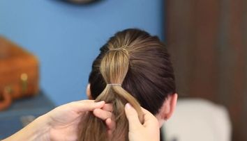 Par aranjat perfect, in mai putin de 4 minute. Coafura ideala pentru Ziua indragostitilor
