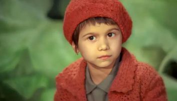 O mai țineți minte pe simpatica Lizuca din filmul Dumbrava Minunată? Acum are 49 de ani, este căsătorită și are doi copii. Cum arată în 2025