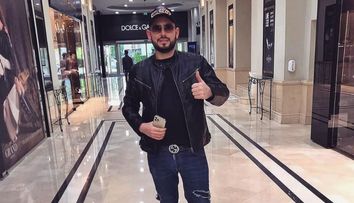 Ce a apărut la mormânul lui Andrei Versace, după două luni de când a murit. Controversatul personaj încă este plâns de multă lume