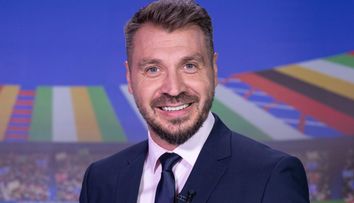 Costin Ștucan prezintă o nouă emisie specială înainte și după meciul zilei, FCSB – Sparta Praga, în exclusivitate, pe VOYO!