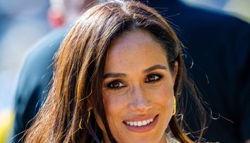 Meghan Markle se întoarce în Marea Britanie, cu tot cu cei doi copii, Archie și Lilibet! E prima oară când revine, de la înmormântarea Reginei