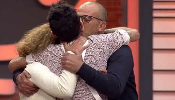 Reacția lui Marco Genna când părinții lui intră în platoul MasterChef