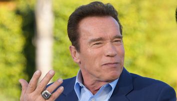 Cum arată noua mașină a lui Arnold Schwarzenegger, un Bentley de un sfert de milion de dolari