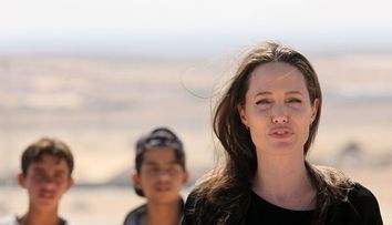 Angelina Jolie a postat imagini emoționante din Moldova, de la granița cu Ucraina