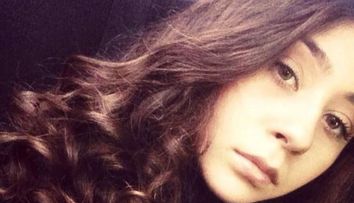 Stiai ca Nicole Cherry are o sora mai mare? Cu greu pot fi deosebite: 