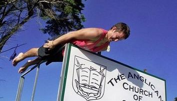 15 imagini funny cu “planking”! Afla despre ce sport este vorba! FOTO