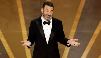 Discursul amuzant al lui Jimmy Kimmel la Premiile Oscar 2023. Ironii cu trimitere la palma lui Will Smith