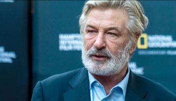 Ancheta FBI s-a finalizat: Alec Baldwin a apăsat pe trăgaciul armei care a ucis-o pe Halyna Hutchins