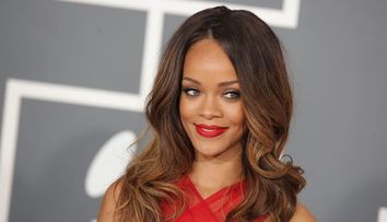 Rihanna, mai sexy ca niciodată! Cum s-a pozat cea mai bogată artistă din lume?