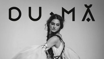 Aura Șova a lansat single-ul „Du-mă”, a doua melodie extrasă de pe albumul de debut: „Piesa vorbește despre speranță, despre iluzia unei iubiri care nu poate fi trăită pe deplin!”