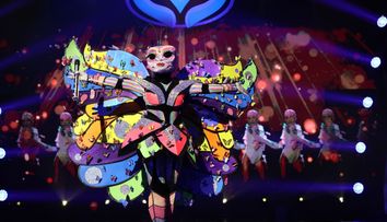 Fluturele își deschide sufletul în fața detectivilor Masked Singer: 
