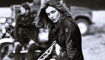 Modelul Andreea Diaconu, alaturi de David Beckham in reclamele pentru colectia casei Belstaff