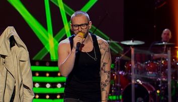 Eminem de Romania a spart sistemul de sonorizare: 