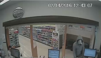 A mers sa isi viziteze iubita, dar nu se astepta sa ajunga erou peste noapte! Camerele au surprins totul