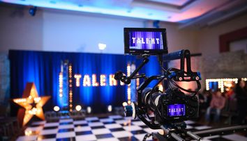 Sute de talente autentice sunt gata sa fie vazute de o tara intreaga! Romanii au talent revine, in curand, la ProTV
