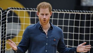 Prințul Harry, într-un zbor de linie, la clasa economy. Cum au reacționat pasagerii
