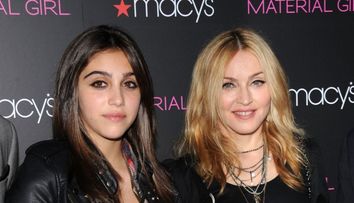 A lasat in urma imaginea copilei adorabile si calca pe urmele mamei sale. Cat de schimbata este Lourdes Leon
