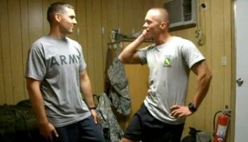 Sa mai spuna cineva ca soldatii n-au talent! Uite cum se distreaza ei in timpul liber
