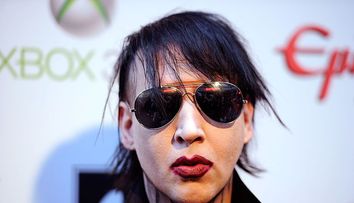 Marilyn Manson, abandonat de casa de discuri după acuzațiile de abuz fizic și viol