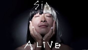 Sia a lansat piesa 