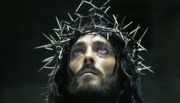 Actorul care l-a transformat pe Iisus intr-un sex simbol. Ce s-a intamplat cu 12 dintre actorii care l-au jucat pe Hristos in filme