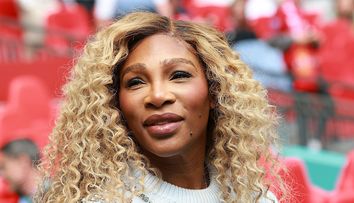 Serena Williams, spectaculoasă în costum de baie pe un iaht alături de prietenele ei: „Frumusețe, inteligență și o energie inegalabilă”