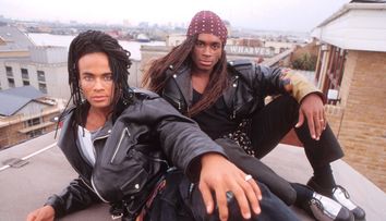 Cum au păcălit doi băieți frumoși o lume întreagă. Povestea celei mai mari farse pop a anilor ’90: cum a devenit Milli Vanilli sinonim cu rușinea