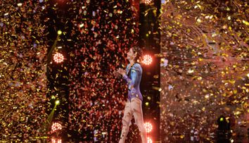 Românii au talent 2025, 7 februarie. Damaris Lupu, eleva de 14 ani din Tecuci care a învățat singură contorsionism și a creat un moment de poveste. Dragoș Bucur a apăsat butonul Golden Buzz: „Cu mișcarea aia a sfidat gravitația”