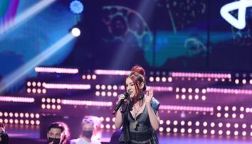 SuperStar Etapa CLUB: Naomi Prie l-a cucerit pe Smiley: 