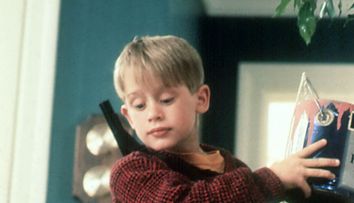Macaulay Culkin, cu burtica, indragostit lulea. Cum a fost vazut actorul dupa ce a parut in pragul anorexiei