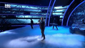 Ovidiu Anton a interpretat piesa 