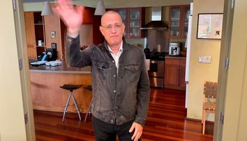 Tom Hanks, cadou-surpriză pentru un puști de 8 ani pe nume Corona care fusese umilit de colegi