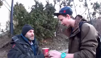 Un baiat a cerut cafeaua unui cersetor. Ce s-a intamplat mai apoi este de-a dreptul magic