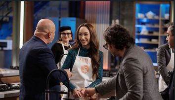Prima degustare a serii! Concurenții Masterchef abia acum află ce miză mare e aruncată în joc: ”Îl folosești pentru a te salva de testul sub presiune!”