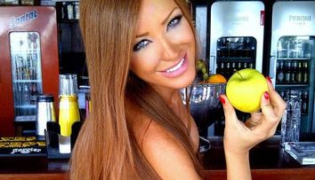 Bianca Dragusanu cheltuieste sume uriase pentru a avea un zambet perfect. Cum arata inainte sa investeasca in dantura ei: FOTO