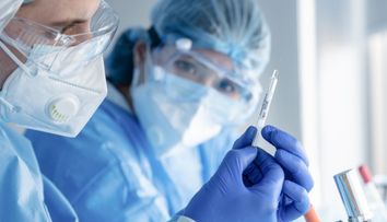 Americanii au cumpărat în avans 600 de milioane de doze de vaccin anti-coronavirus încă nedescoperit