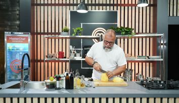 Masterchef 2024, 10 septembrie. Cristian Tomescu, barman-somelier, a gătit pina colada risotto. Chef Scărlătescu: ”Du-te și fierbe sărăcia aia de orez!”