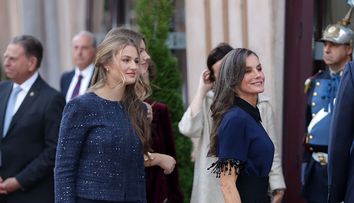Fiicele Letiziei, în vârstă de 18 și 19 ani, și-au întrecut mama în înălțime și frumusețe! Una dintre ele va fi viitoarea regină a Spaniei, iar imaginile de la cel mai recent eveniment fac senzație pe internet