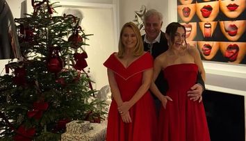 Andreea Esca, Crăciun de poveste în familie! Rochiile roșii asortate purtate de vedeta Pro TV și fiica ei au cucerit internetul