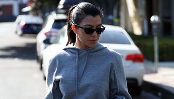 Pare o tinuta sport, pana vezi cu ce s-a incaltat. Cum arata perechea de pantofi purtata de Kourtney Kardashian