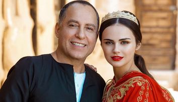 Xenia Deli a făcut o schimbare radicală în viața sa. După ce i-a dăruit doi copii miliardarului egiptean, s-a mutat în Elveția