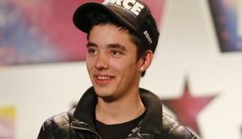 Tutu Adrian si-a descoperit talentul dupa ce i-au murit parintii VIDEO si FOTO!