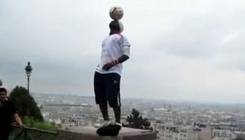 Cele mai tari jonglerii cu mingea! Ce zici e mai tare decat Messi? SUPER VIDEO