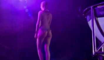 Diana Dumitrescu, o sirena SUPER SEXY pe scena circului. <span style=