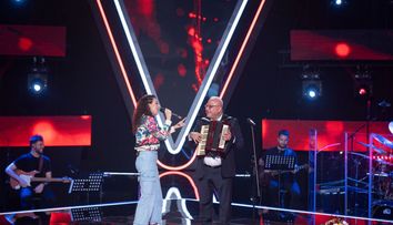 Norig, franțuzoaica îndrăgostită de muzica lăutărească, a cântat 'Aș da zile de la mine' pe scena de la Vocea României